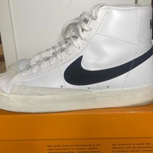 Men’s Nike blazer mid size 9.5